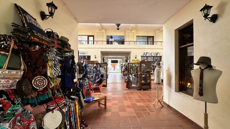 SUPERMARKET & SHOPS