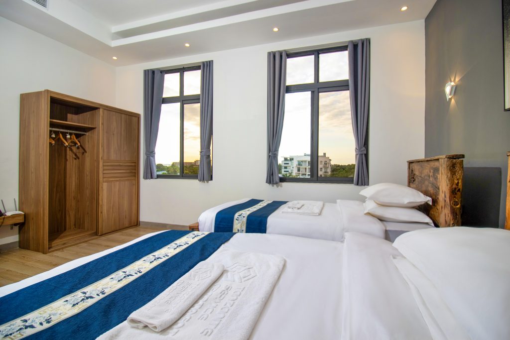 Twin suite